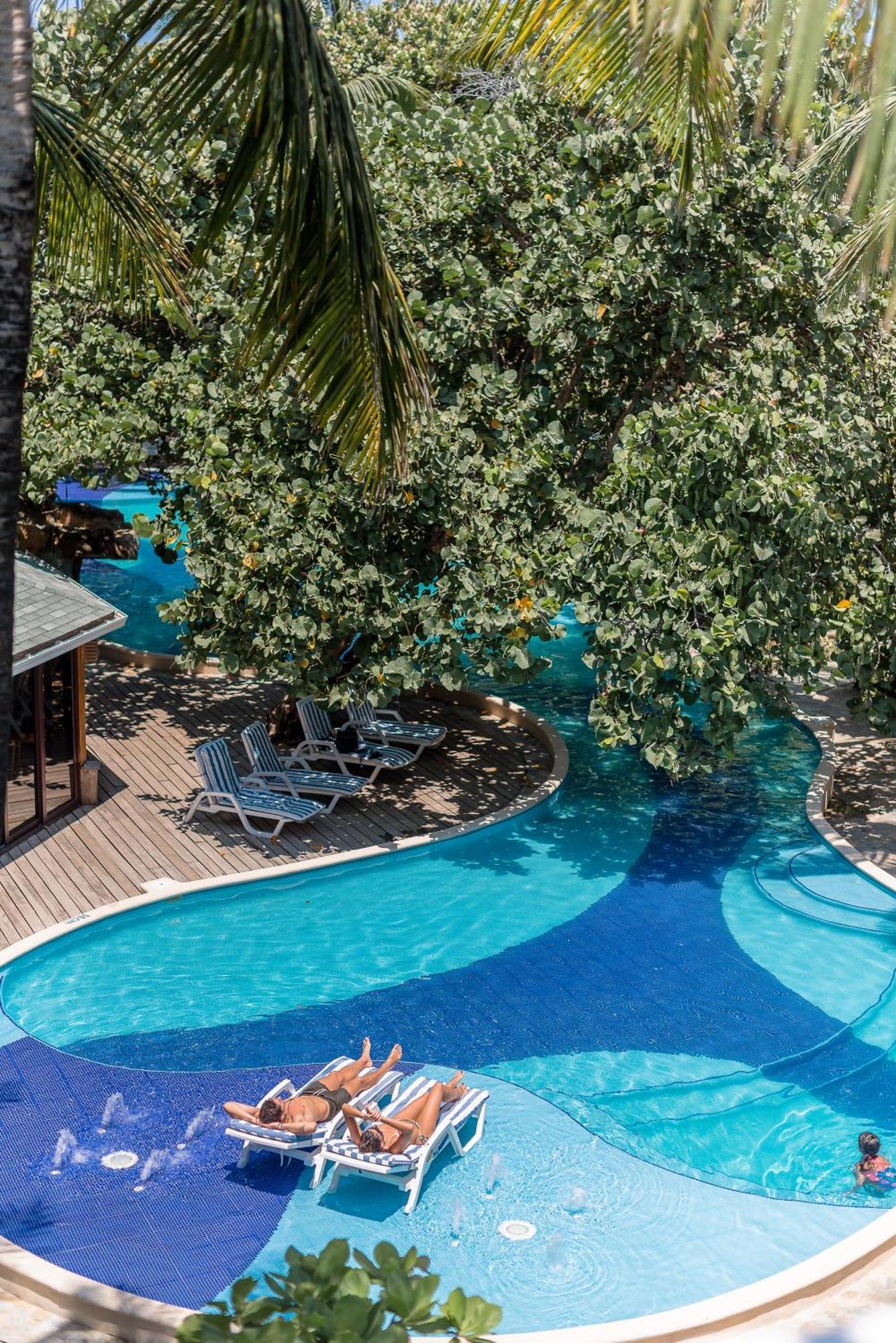 Paradise Beach Hotel & Resort West Bay Ngoại thất bức ảnh