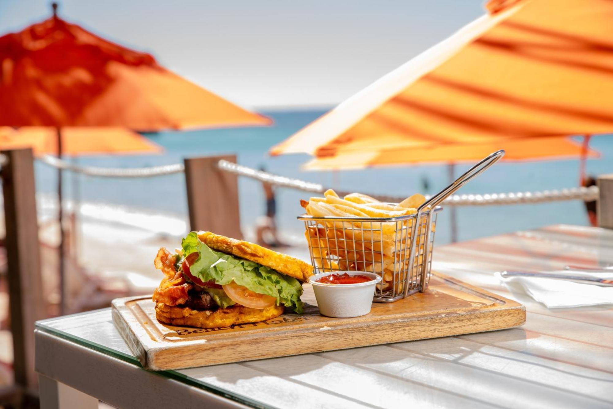Paradise Beach Hotel & Resort West Bay Ngoại thất bức ảnh