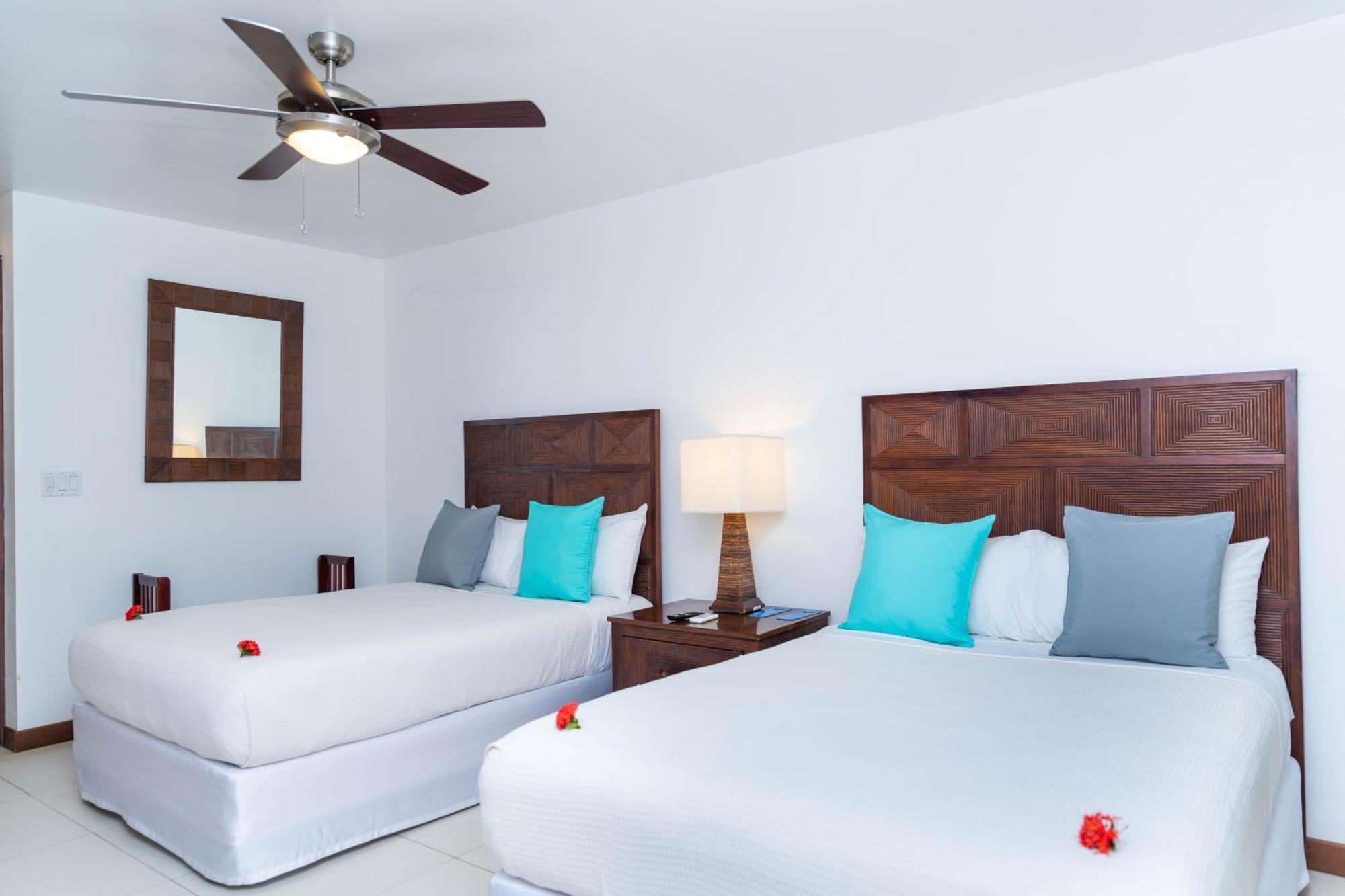 Paradise Beach Hotel & Resort West Bay Phòng bức ảnh