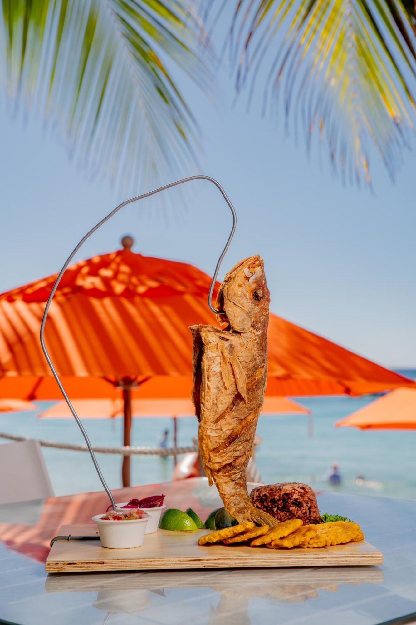 Paradise Beach Hotel & Resort West Bay Ngoại thất bức ảnh